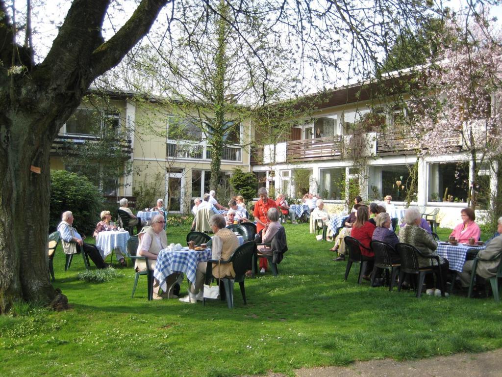 Hotel-Cafe "Schauinsland" Horn-Bad Meinberg Exterior photo