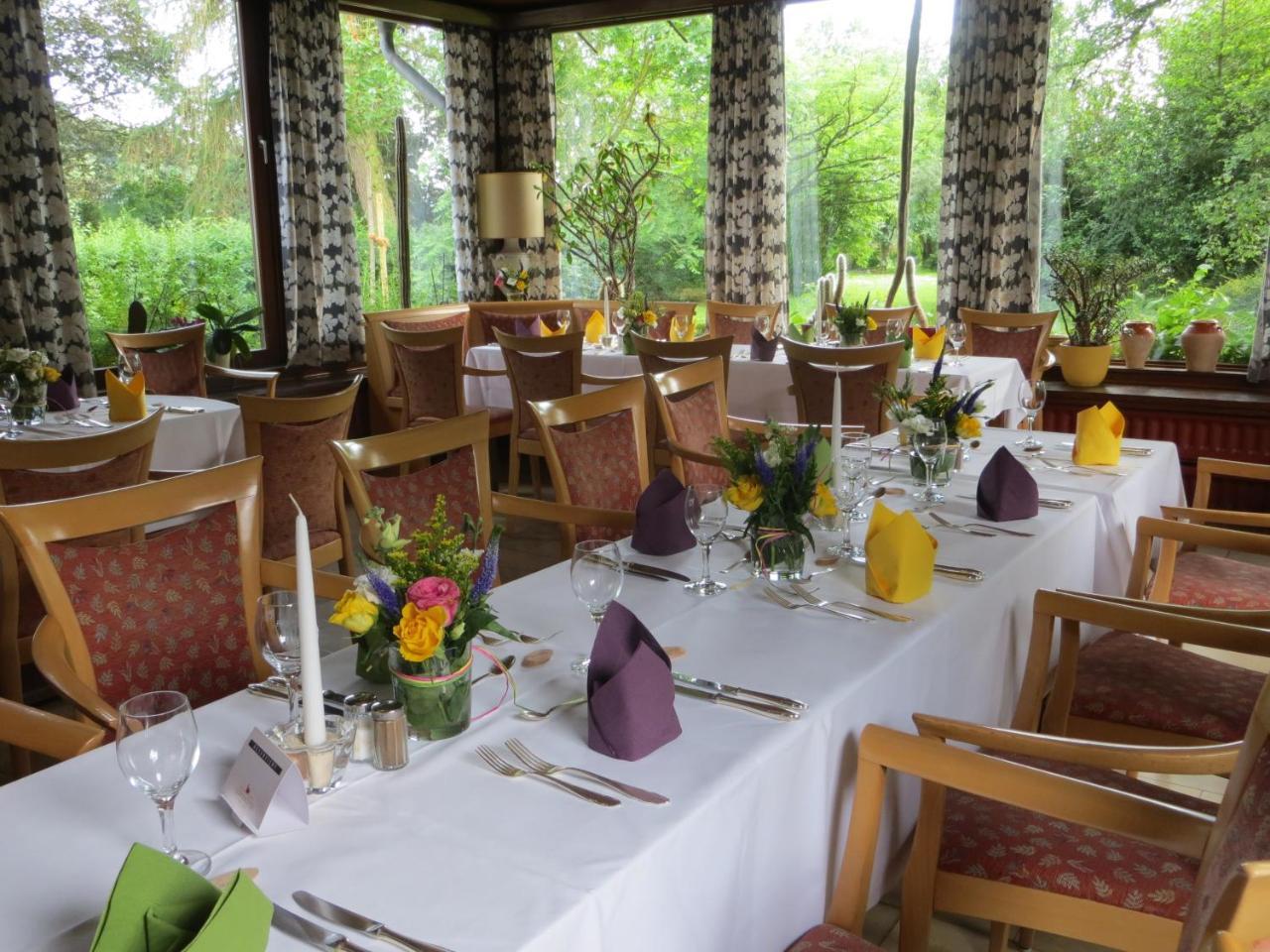 Hotel-Cafe "Schauinsland" Horn-Bad Meinberg Exterior photo